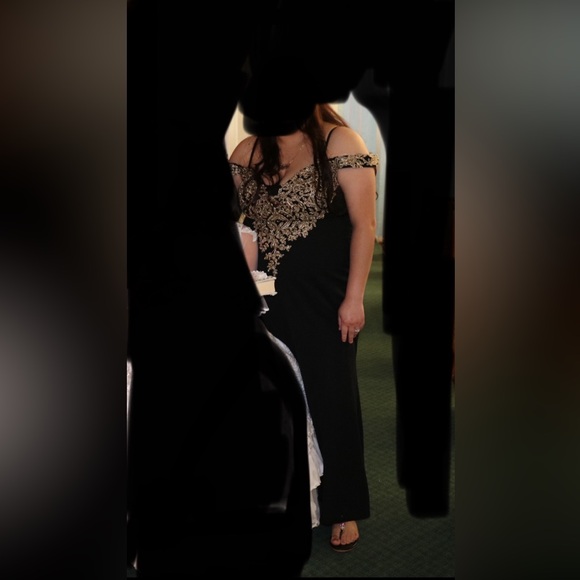 Formal dress - Picture 11 of 11